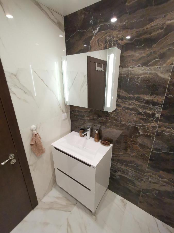 City Center Lux Apartment Warna Exterior foto